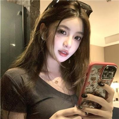不可爱的她